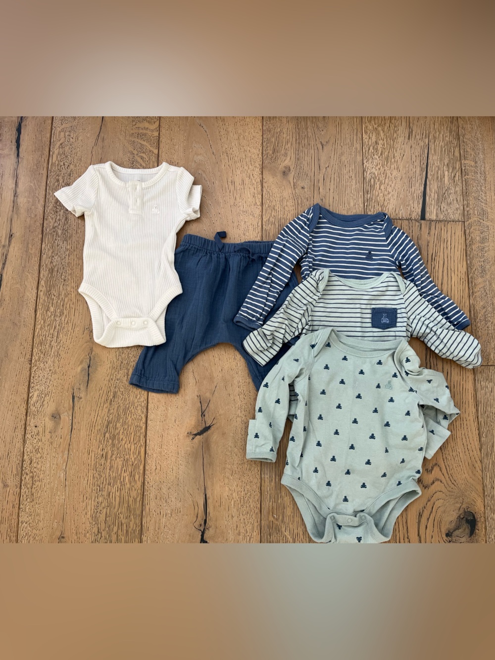 Baby Gap Boy Neutral 0-3 months Bundle Blue Gauze Stripe Bear Ribbed